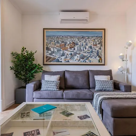 Apartamento Campo De Ourique Charm By Lovelystay