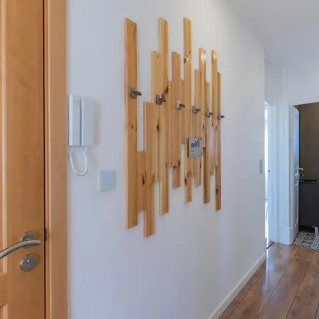 Apartamento Campo De Ourique Charm By Lovelystay *